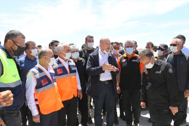 Bakan Soylu: İdlib'de 1 yılda 35 bin ev tamamlandı